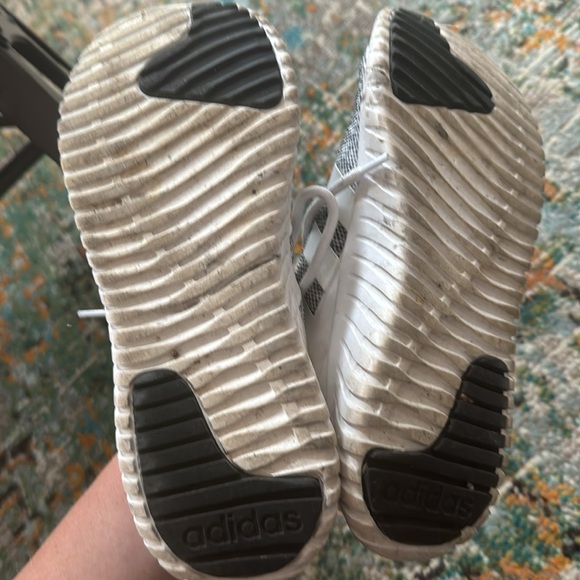 Used white and grey adidas - Picture 5 of 7